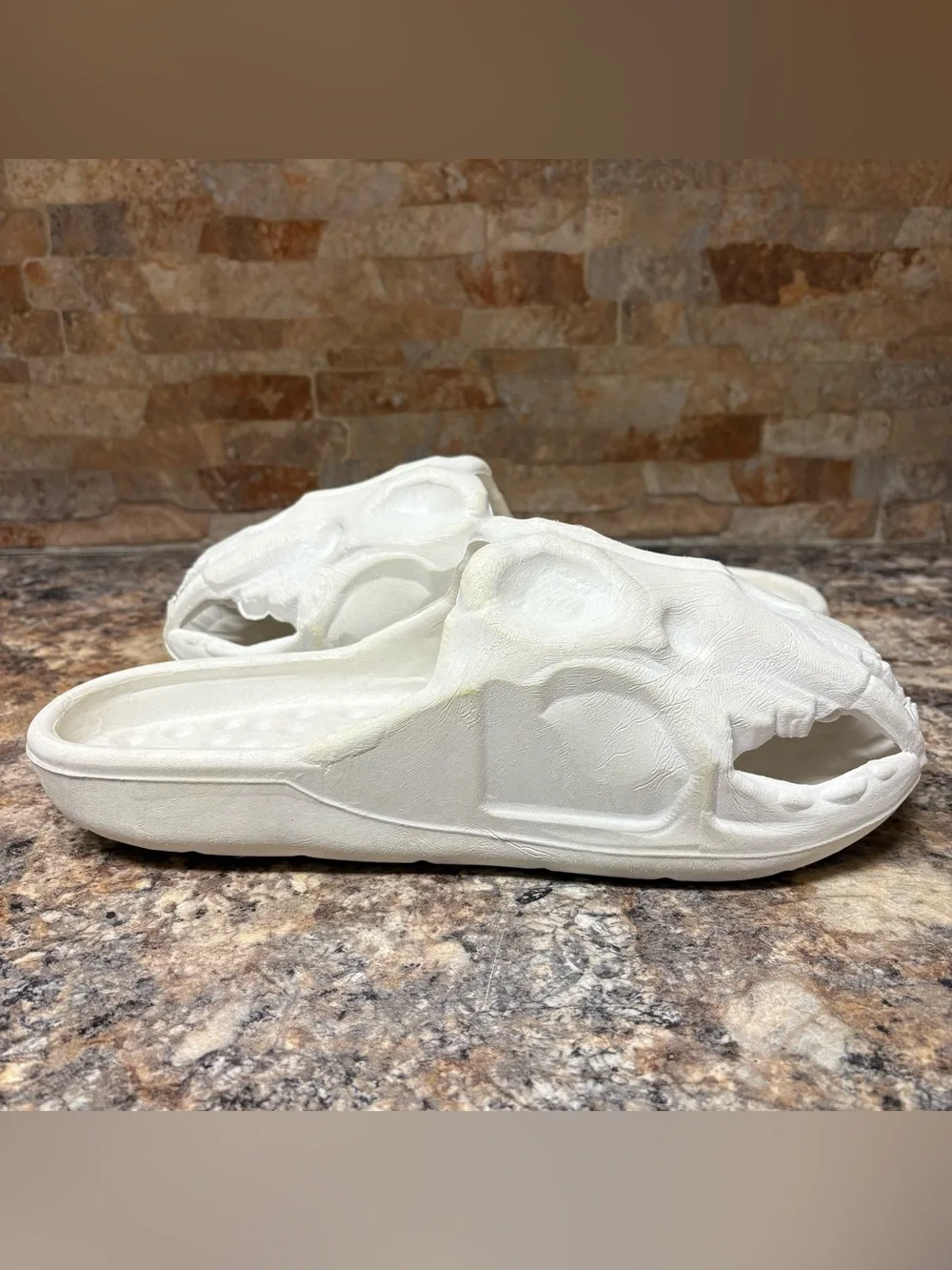 Kito Wares Fossil-X Sabertooth Slides Size 12